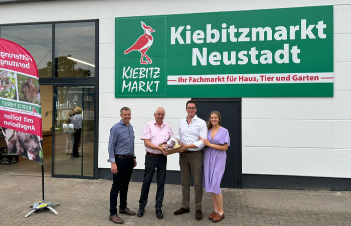 Philipp Noreisch und Anna Lindemann führen den neuen Kiebitzmarkt in Neustadt.